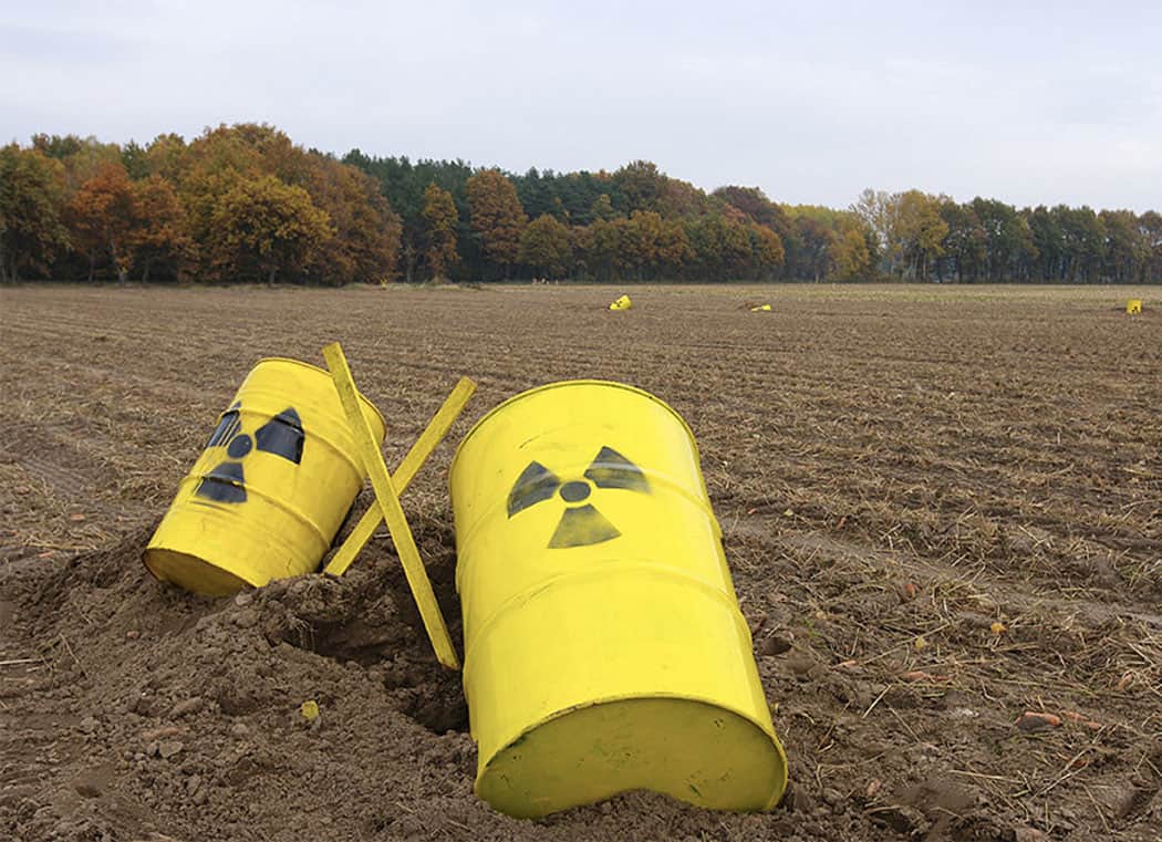 Expression créative de protestation de la population du Wendland (district de Lüchow-Dannenberg en Allemagne) contre la politique nucléaire allemande. © Photo Christian Fischer - 31 octobre 2010