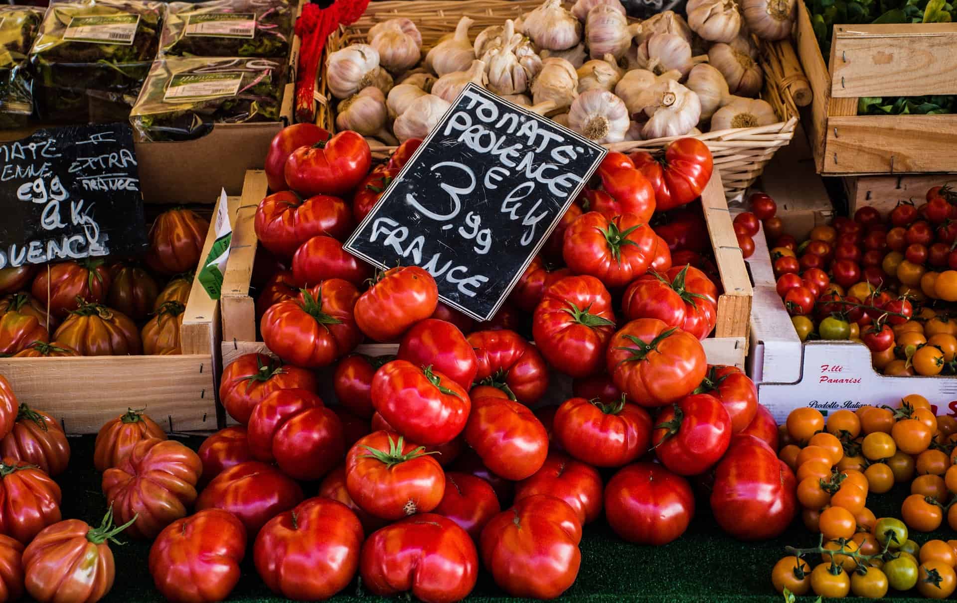 Tomates françaises sur un marché