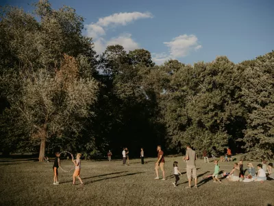 Familles dans un parc