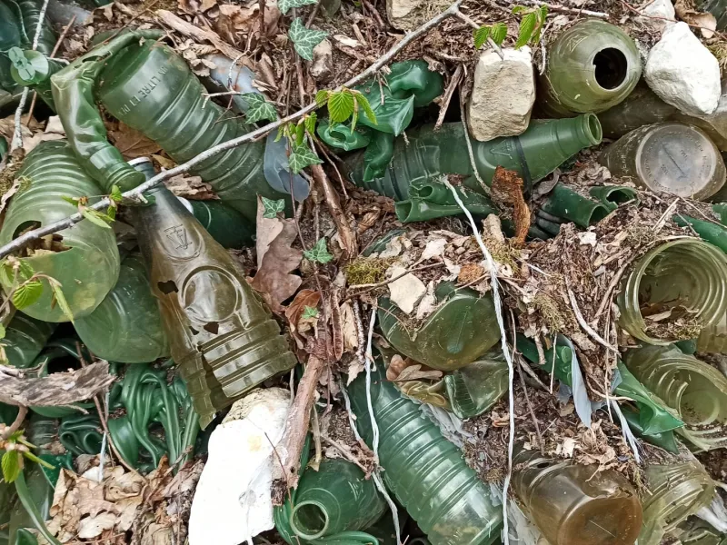 pollution-plastique-nestle-vittel.jpg.webp?itok=hU8CZCak